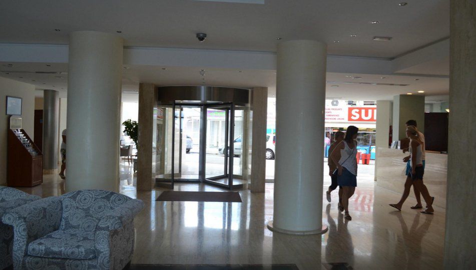 Apart-hotel Playa Dorada 3*